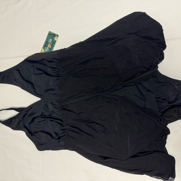 Elegant Black One-Piece Swimsuit - Picture 1 of 3